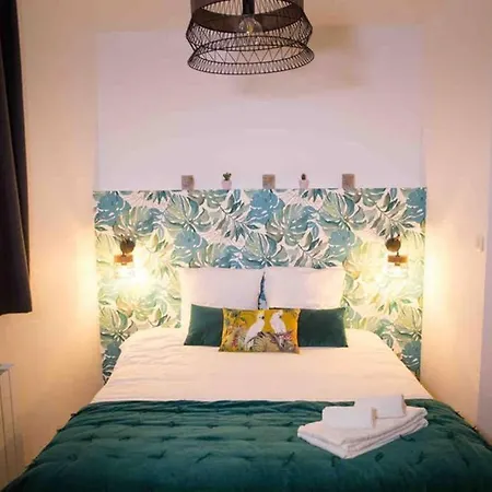 Апартаменты La Cour Du Faubourg 2 *