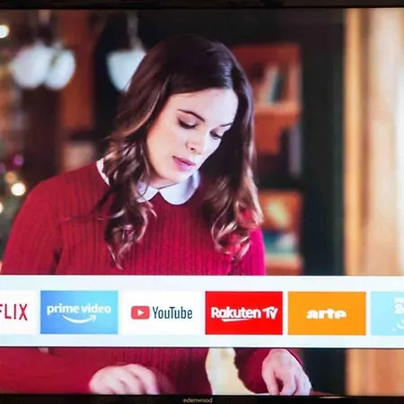 La Cour Du Faubourg 2